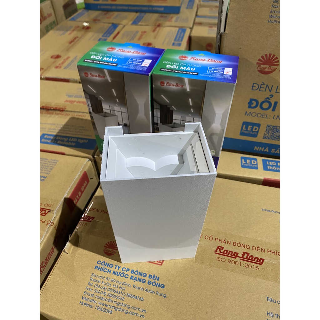 Đèn LED ốp tường hắt sáng 2 đầu đổi 3 màu ánh sáng Rạng Đông 6W Model: LN18 83x60/6W LN18.V2 ĐM 110x75/6W