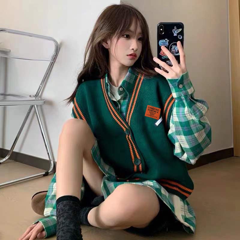 Set Áo Sơ Mi Và Đầm Len Không Tay Họa Tiết Sọc Caro Màu Xanh Lá Phong Cách Preppy Thời Trang Năm Mới Cho Nữ