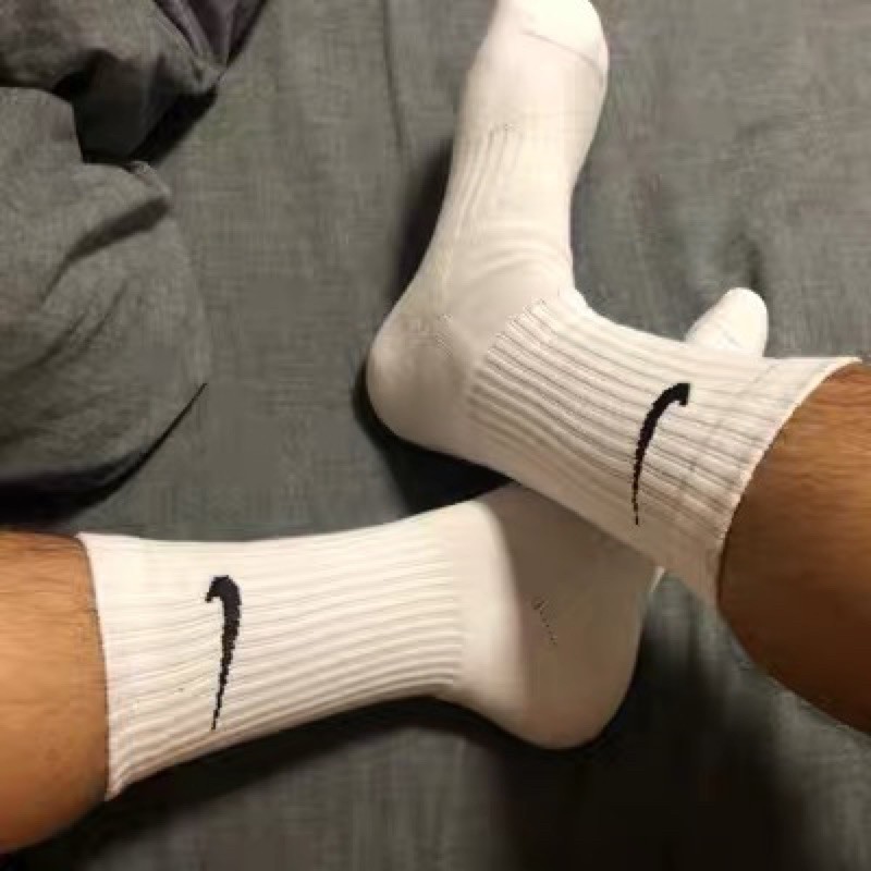 Tất cổ cao dài khoảng 22-25cm 100% cotton phong cách thể thao