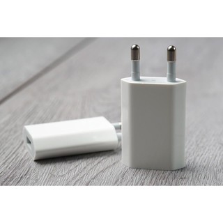 Củ sạc dẹt iPhone 5W Zin bóc máy.