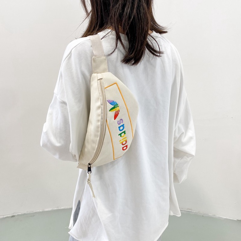Giảm 70% Túi đeo chéo ADA trẻ trung năng động thời trang, White _Giá Gốc_ 237600 - 14K90