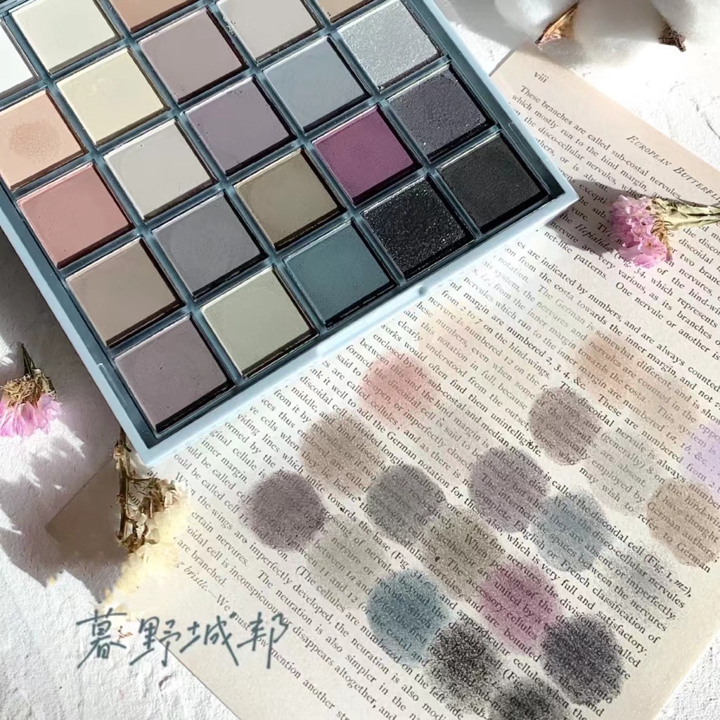 Bảng Phấn Mắt 25 Màu Lì Lâu Trôi Kháng Nước