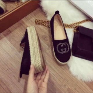 Giầy slip on