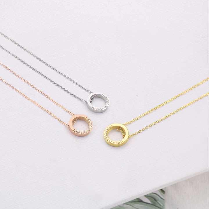 Dây chuyền nữ titan mặt tròn đính đá nửa vòng siêu đẹp, bền màu, hợp thời trang