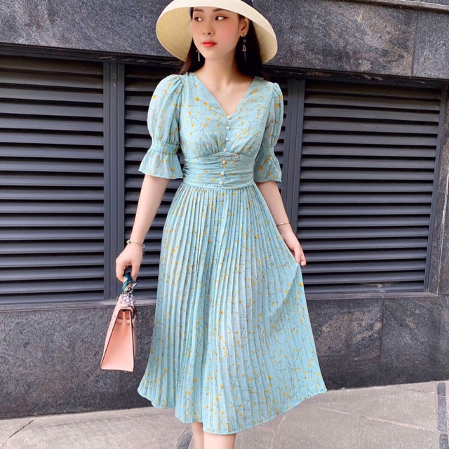 Đầm xoè xếp ly