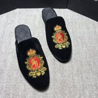 Sục da nam thêu mới