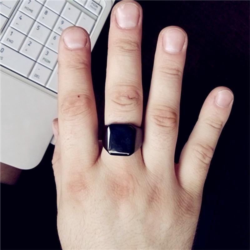 Nhẫn titan phát sáng cho nam