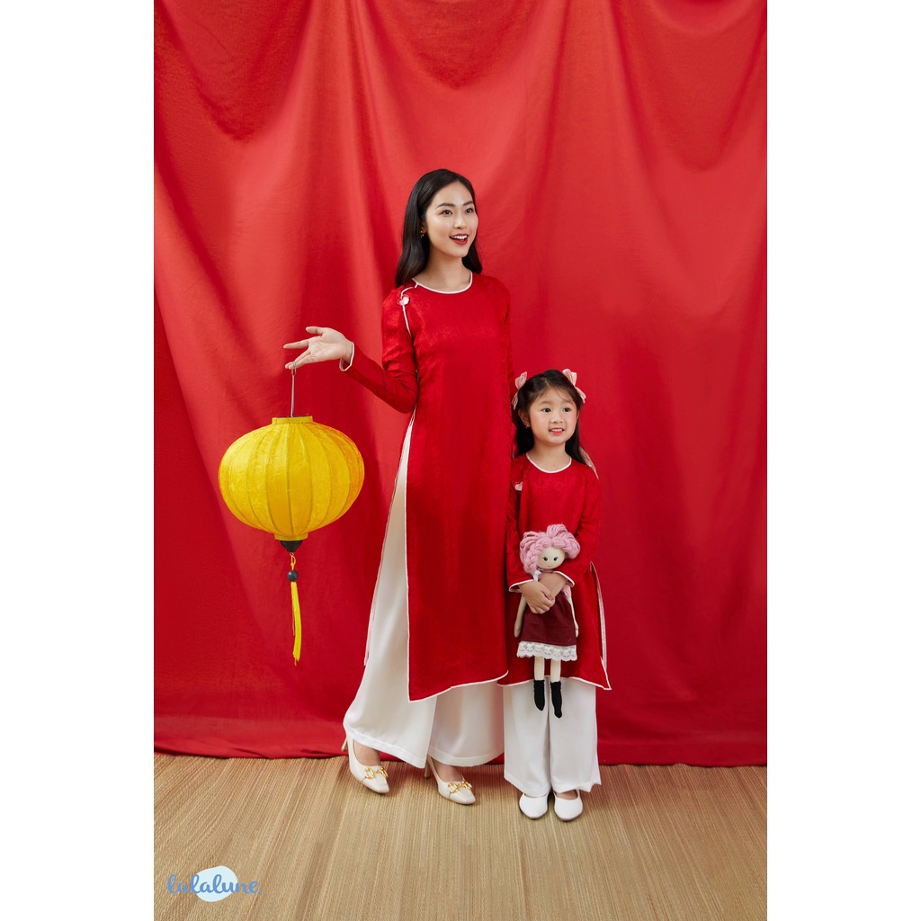 Áo dài lụa gấm màu đỏ tay raplang lalalune dành cho mẹ và bé