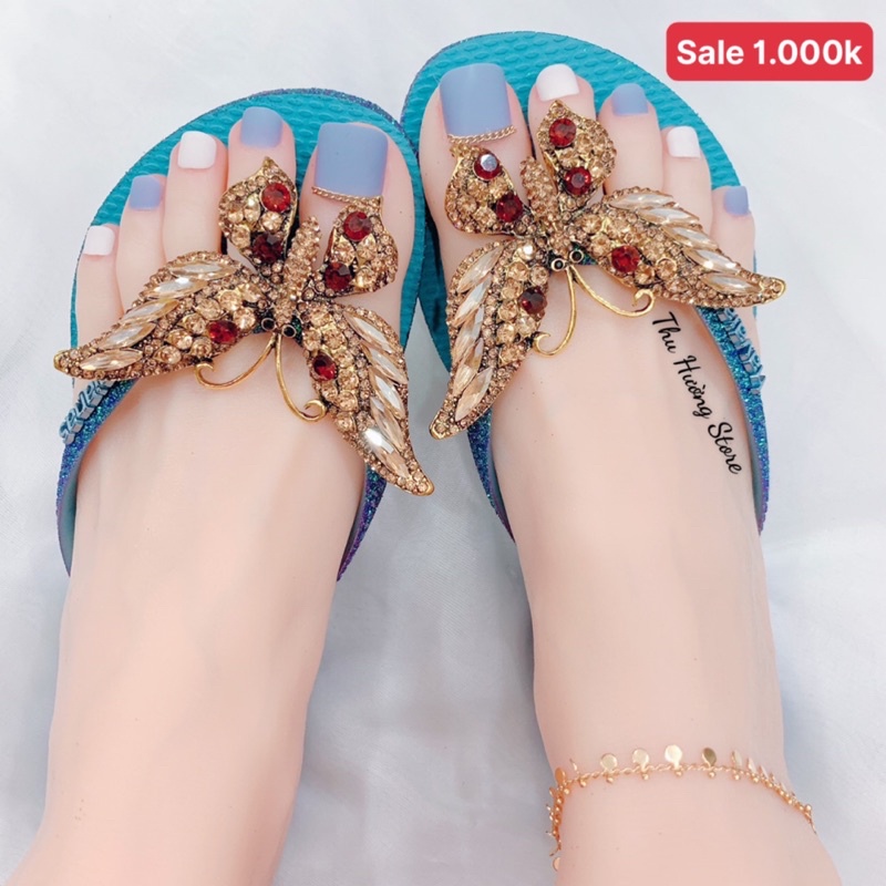 Dép HVN mix charm bươm' lớn sale