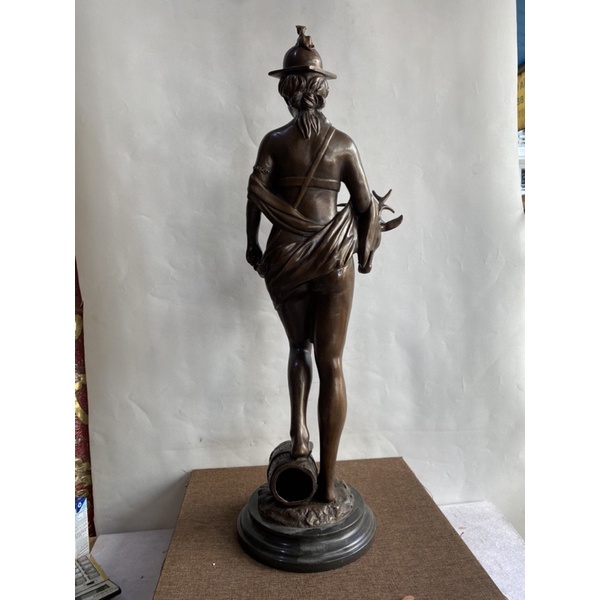 Tượng đồng châu âu