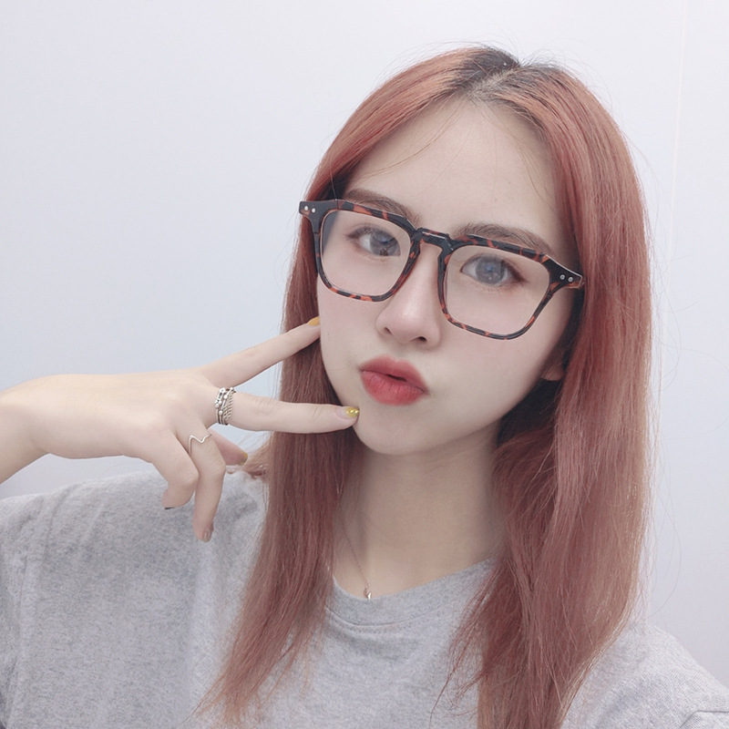 Kính Mát Gọng Vuông Thời Trang Cho Nam Và Nữ | BigBuy360 - bigbuy360.vn