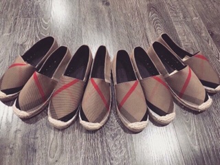 giày burberry fullbox về