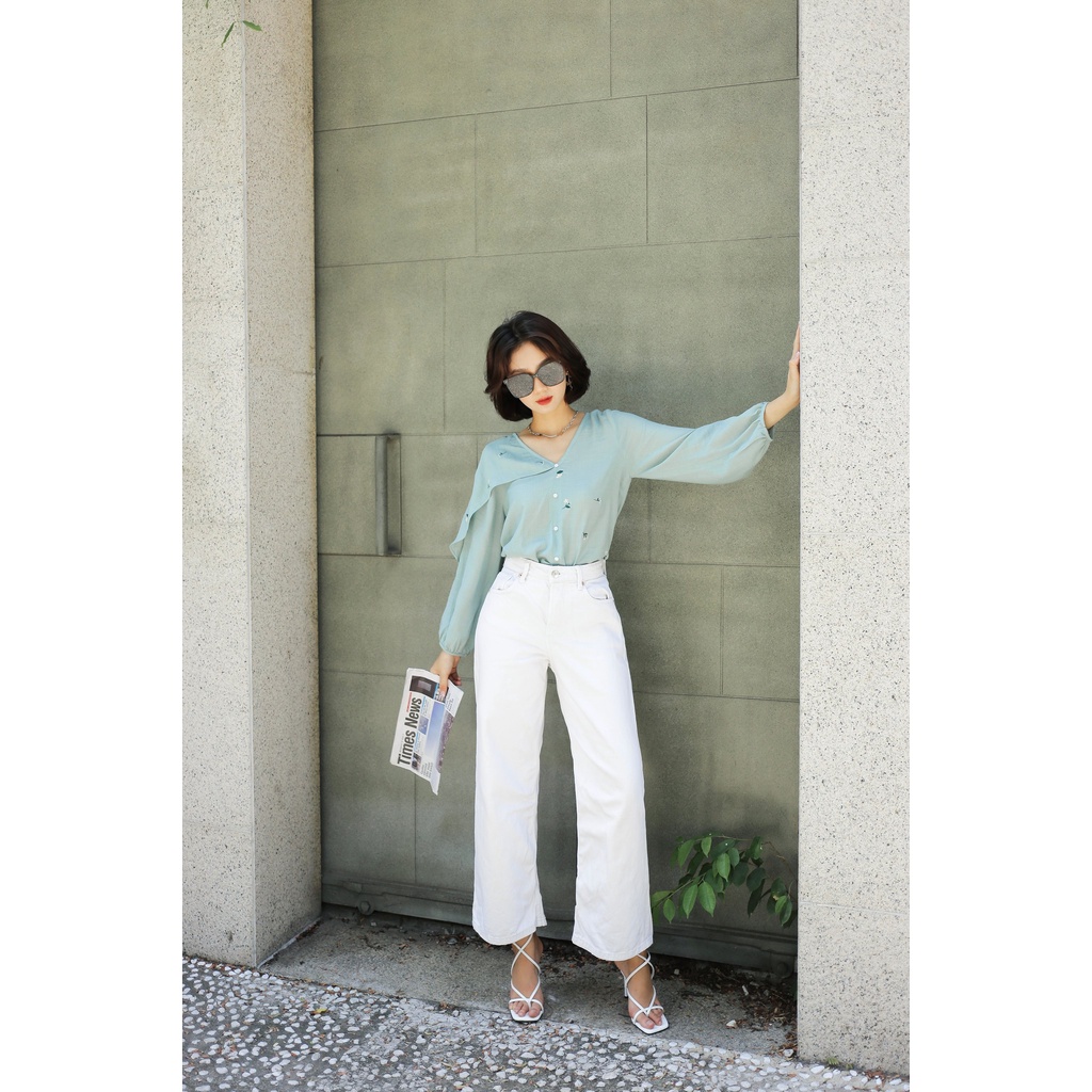 Áo cổ V Oversized thêu hoa nhí trắng [ZD3]