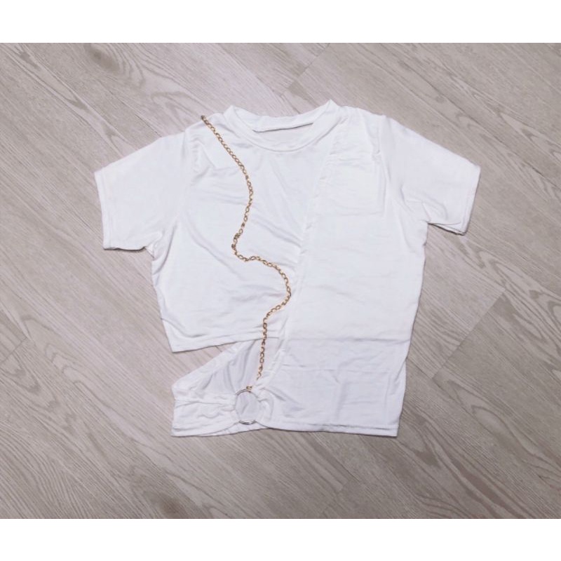 Áo thun tay ngắn khoét eo phối xích siêu hot