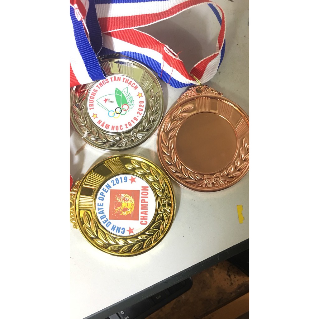 CÚP BÓNG ĐÁ KIM LOẠI