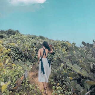 Váy maxi hở lưng