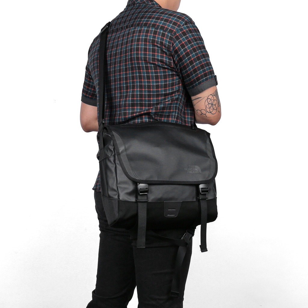 Cặp túi đeo chéo nam The North Face base đựng laptop Camp Messenger Bag -HÀNG HÃNG-Chống thấm nước - Dùng đi học đi làm