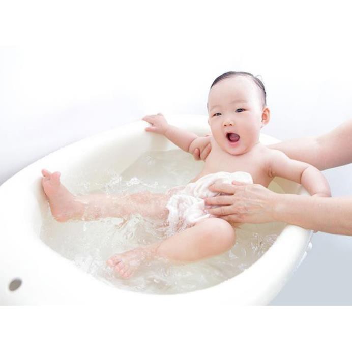 Sữa tắm trẻ em Lactacyd BB - Dùng cho trẻ bị rôm sẩy, hăm kẽ. Giúp nuôi dưỡng cho làn da bé luôn mềm mịn (Chai 60ml)