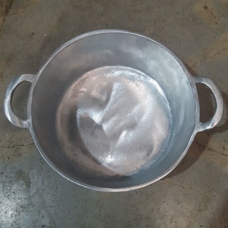 Nồi gang số 8 đúc thủ công (đường kính 20cm)