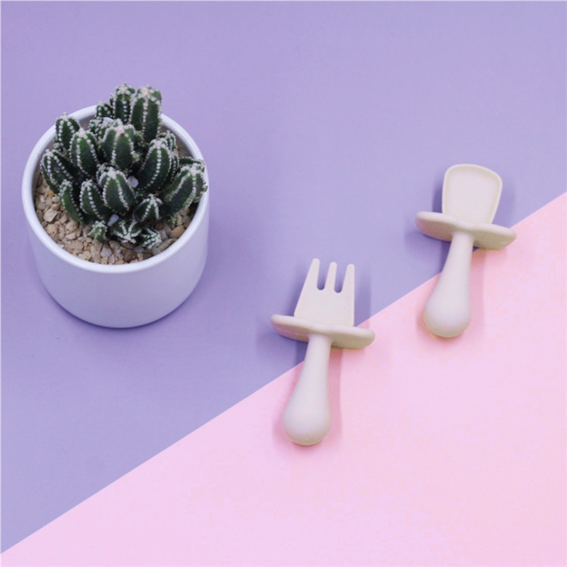 Bộ 4 Món Gồm Tô + Muỗng + Nĩa Bằng Silicone Chống Trượt Cho Bé Tập Ăn