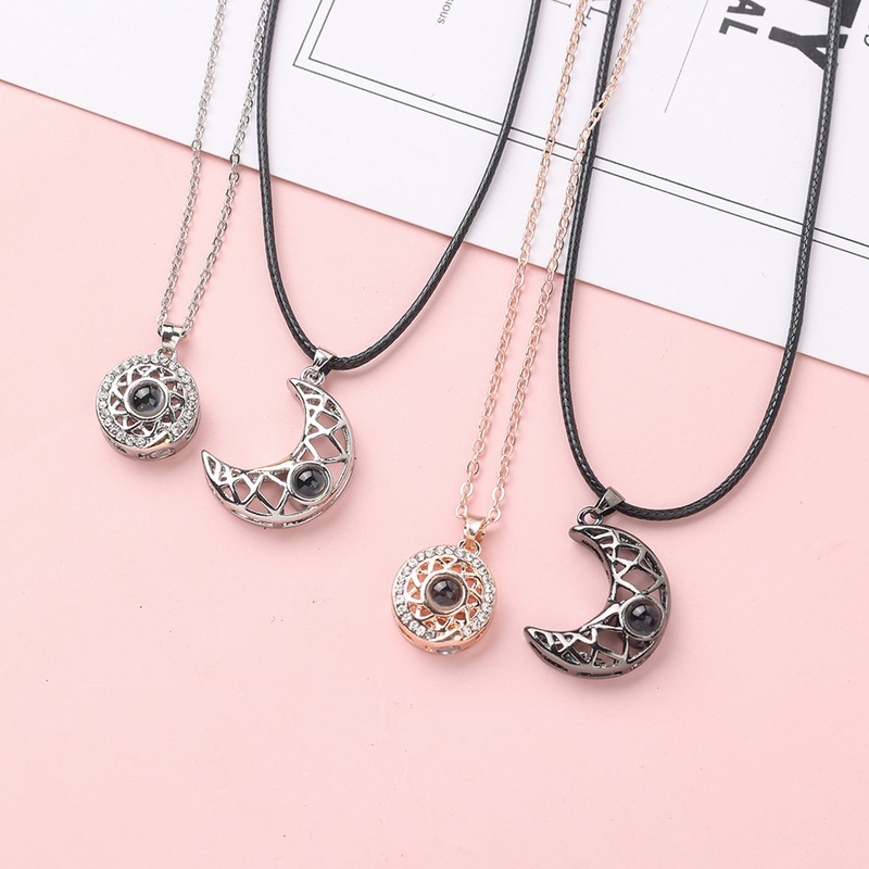 Set 2 dây chuyền 100 ngôn ngữ mặt trăng mặt trời cho cặp đôi