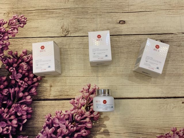 Đủ bill, Kem dưỡng Bee's A.C.Care dưỡng trắng cho da dầu mụn, nhạy cảm 50g