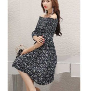 Đầm trễ vai hoa nhí