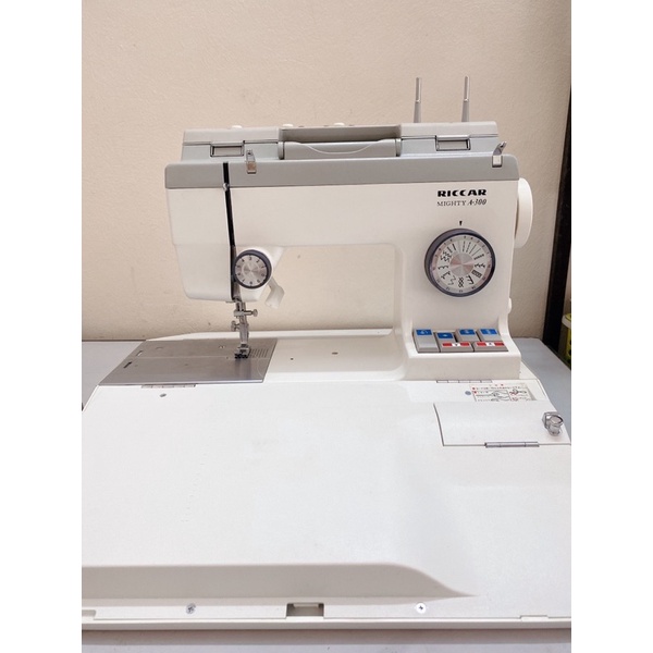 Máy may gia đình đa năng và thùa khuy đẹp -đều - khỏe RICCAR