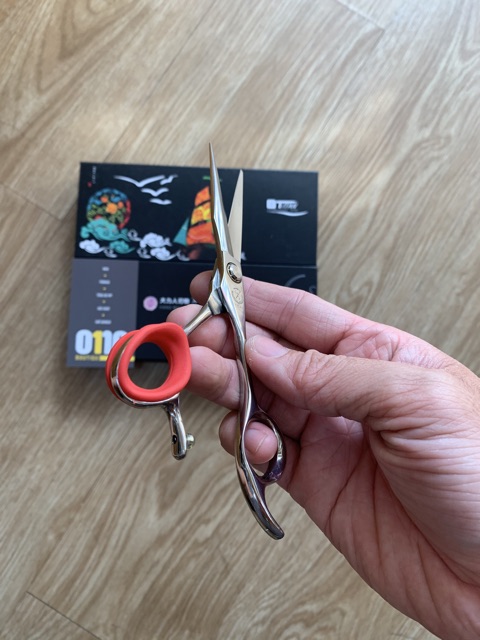 KÉO CẮT TÓC TITAN AT-07 chuyên dùng cho barber / salon