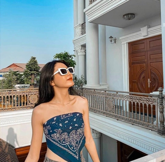 Kính GMT nhiều màu trắng, đen, đỏ, hồng sang chảnh phù hợp mới mọi bộ đồ