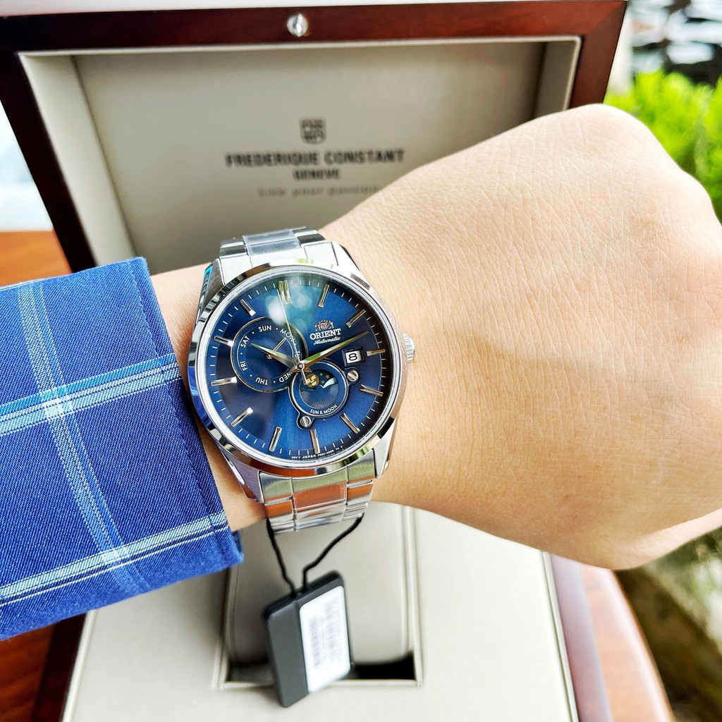 Đồng hồ Nam Orient Sun Moon 5 RA-AK0303L10B Automatic Size 42mm,Mặt xanh,Lịch thứ ngày-Máy cơ-Dây kim loại cao cấp