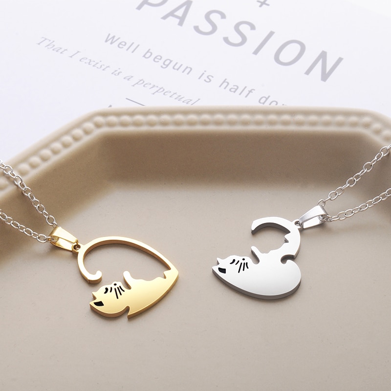 Set 2 Vòng cổ Tình Bạn 8 Kiểu Mặt Tròn Khắc Hình Trái Tim Âm Dương