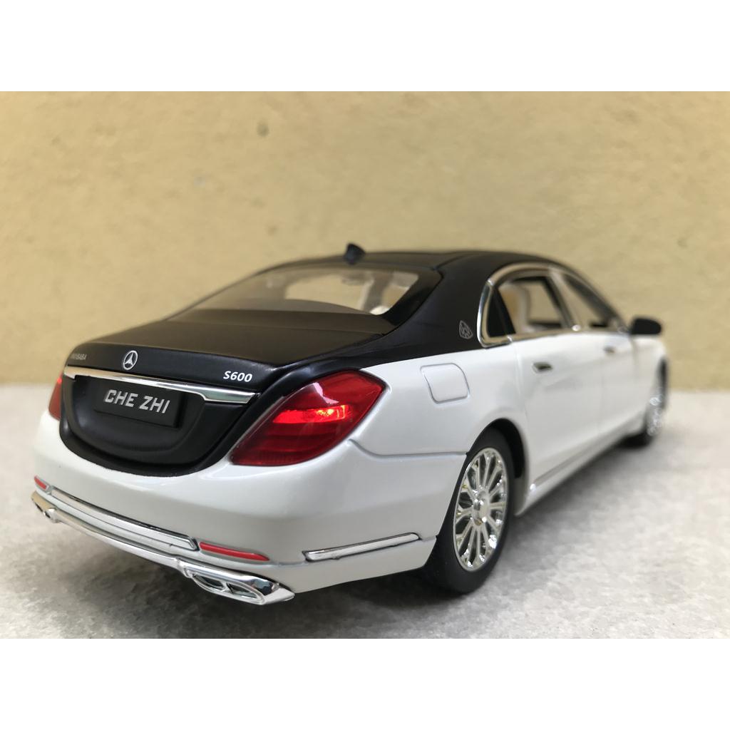 Mô hình xe Mercedes-Maybach S600 2022 1:24