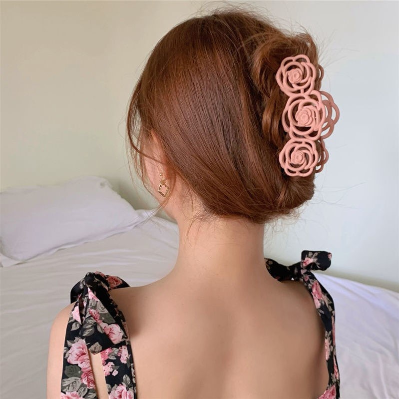 Kẹp tóc hình cá mập đính hoa hồng phong cách retro Hàn Quốc