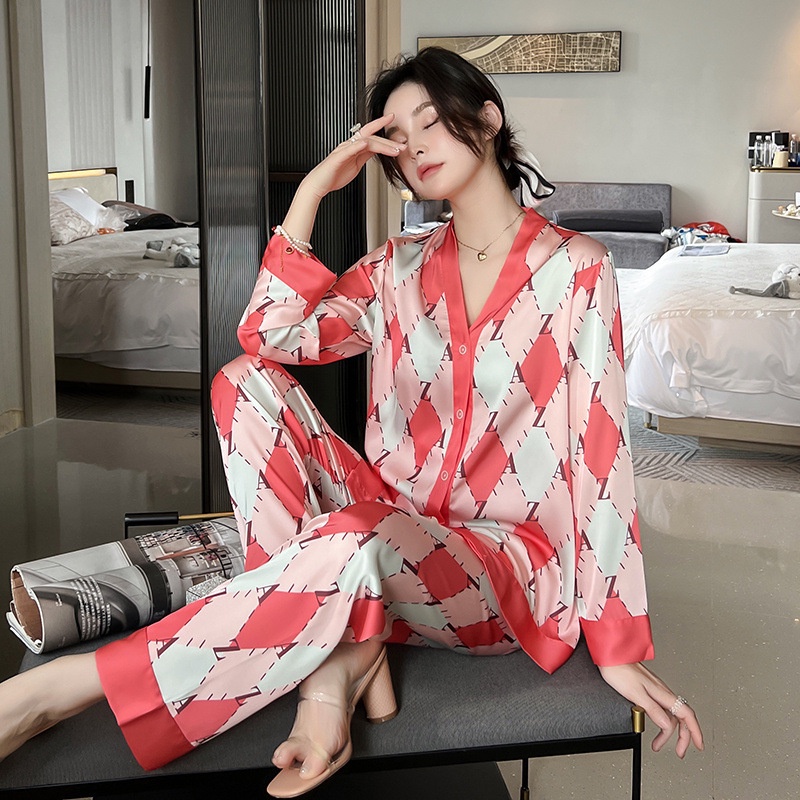 Bộ đồ ngủ tay dài vải lụa satin mát nhẹ in họa tiết sang trọng thời trang cho nữ