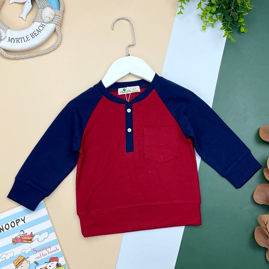 Áo nỉ mỏng cổ trụ hai cúc phối tay cotton thu đông bé trai size 1-6, cho bạn từ 10-20kg. Chất nỉ mềm, nhẹ, kiểu dáng đẹp