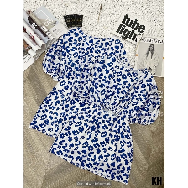 Jumpsuits xanh khoét bụng
