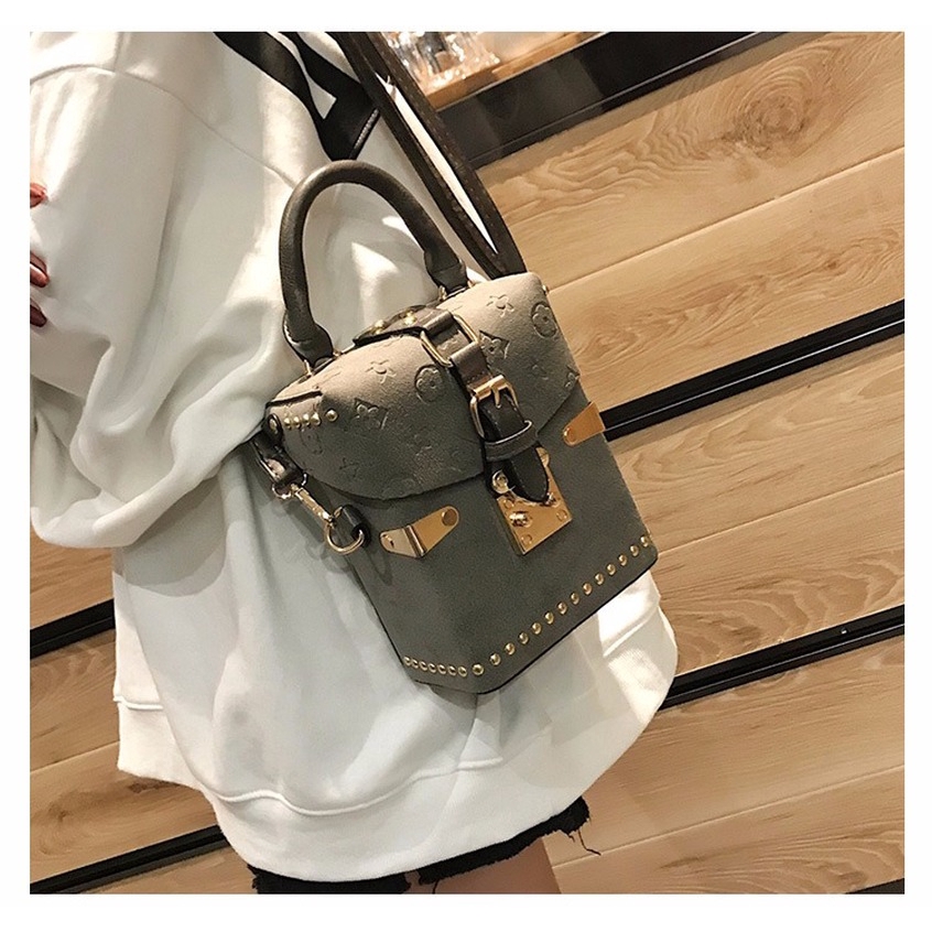 Túi Đeo Chéo Mini Trang Trí Đinh Tán Phong Cách Hàn Quốc