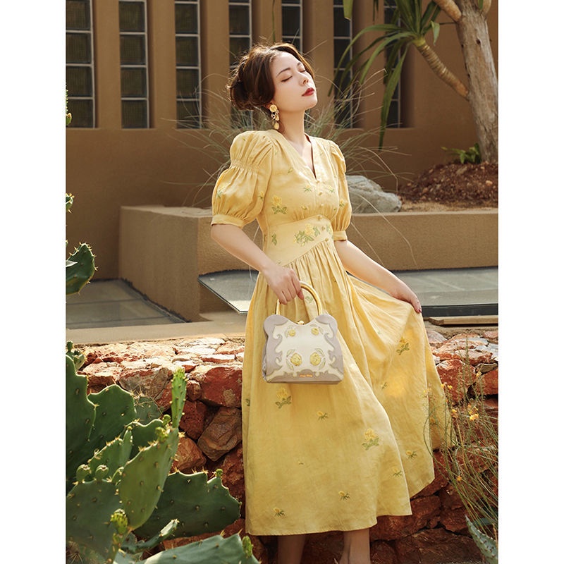 Đầm Dài Trung Bình In Họa Tiết Hoa Hồng Vàng Phong Cách Retro Pháp Cao Cấp Cho Nữ