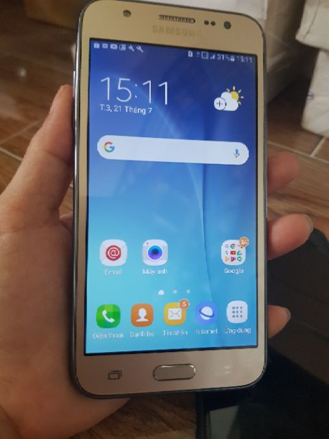 Điện thoại samsung galaxy j5 (500) mới tinh