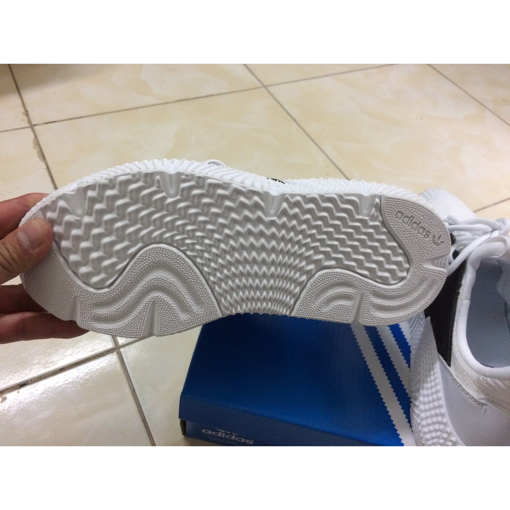 Giày prophere mầu trắng quai đen