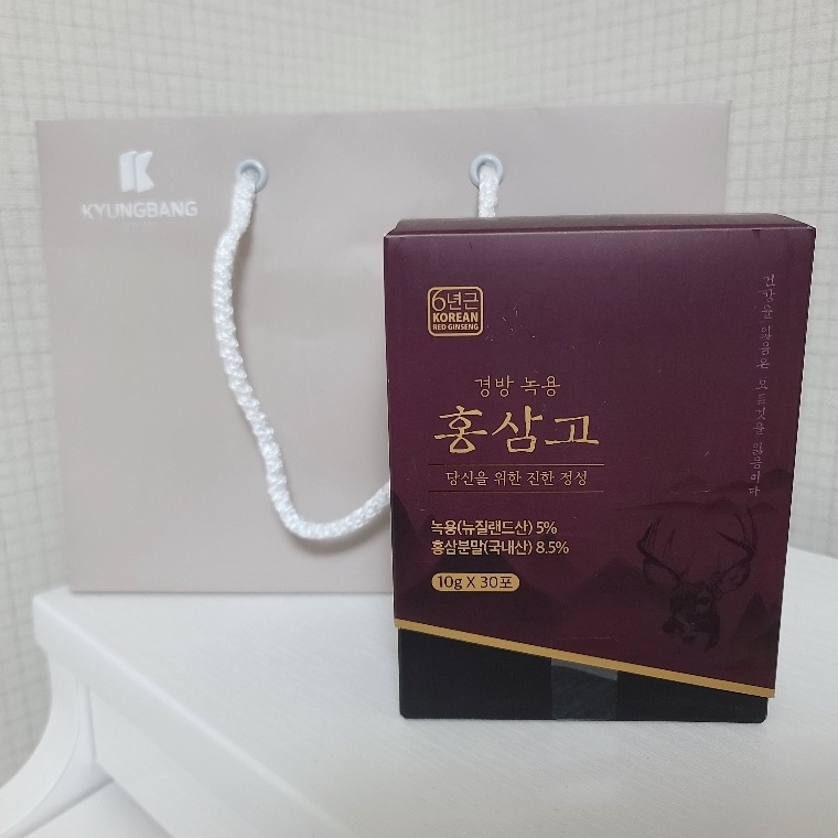 Hộp cao hồng sâm nhung hươu Kyungbang 10g x 30 gói + túi quà tặng