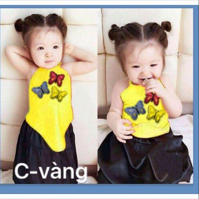 Yếm bướm bé gái vàng