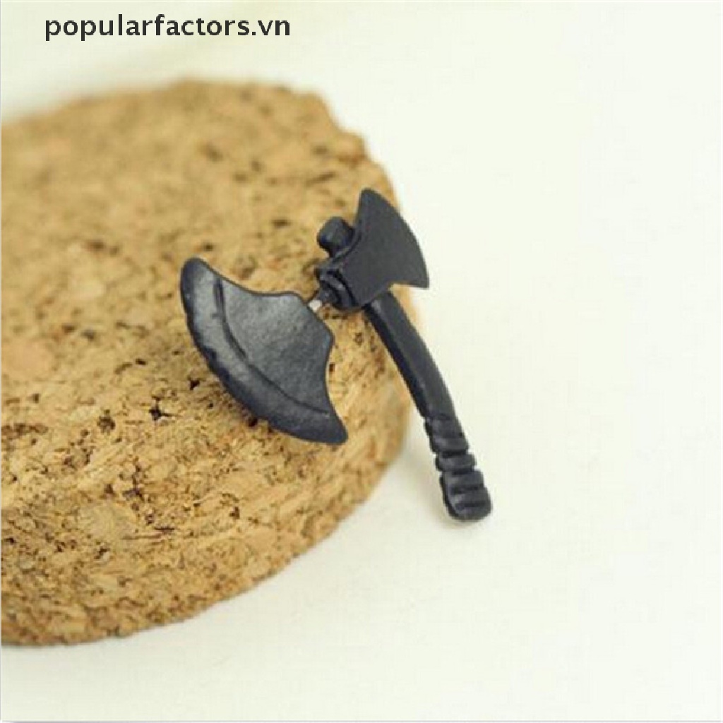 1 Bông Tai Đinh Tán Hình Rìu Đen 3D Cho Nam Nữ