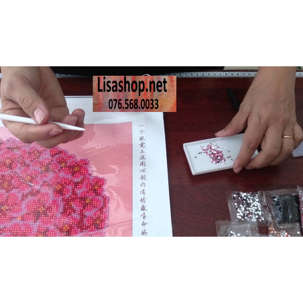 Tranh đính đá GIA ĐÌNH 75X45cm chưa đính lg1440