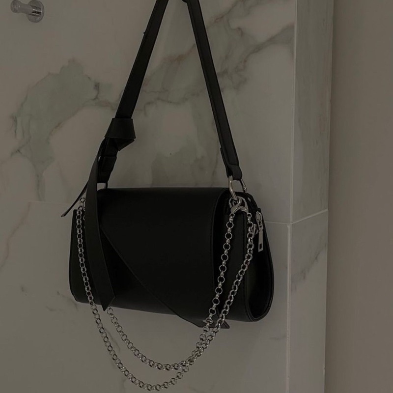Túi đeo vai kèm chain