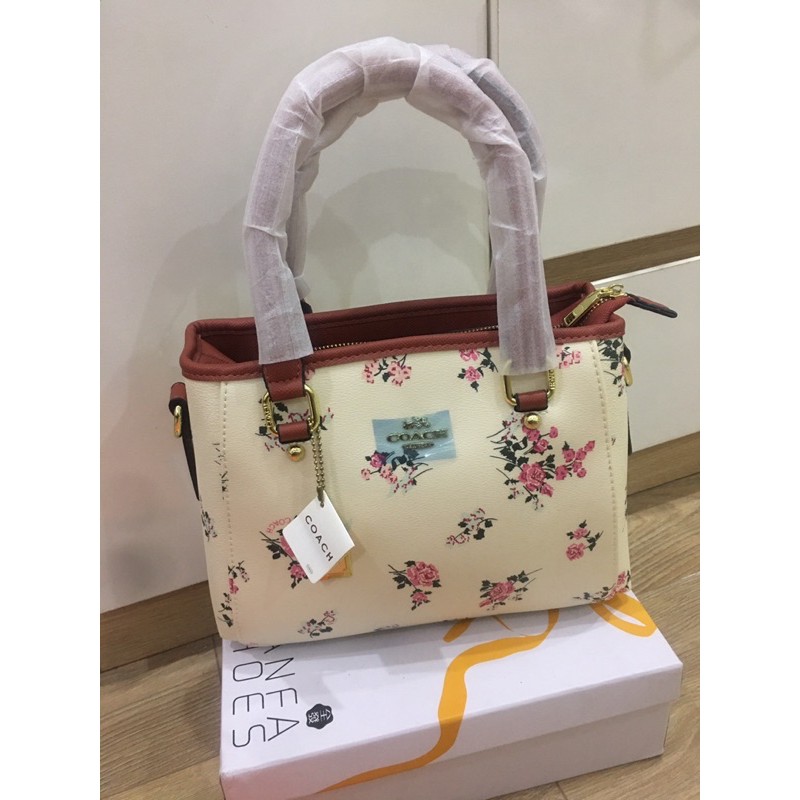 Túi xách Coach