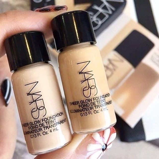 Kem nền Nars Sheer Glow Foundation mini 4ml