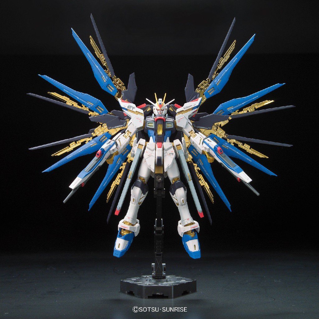 Mô Hình Lắp Ráp Gundam RG Strike Freedom