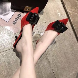 Sục nữ cao gót